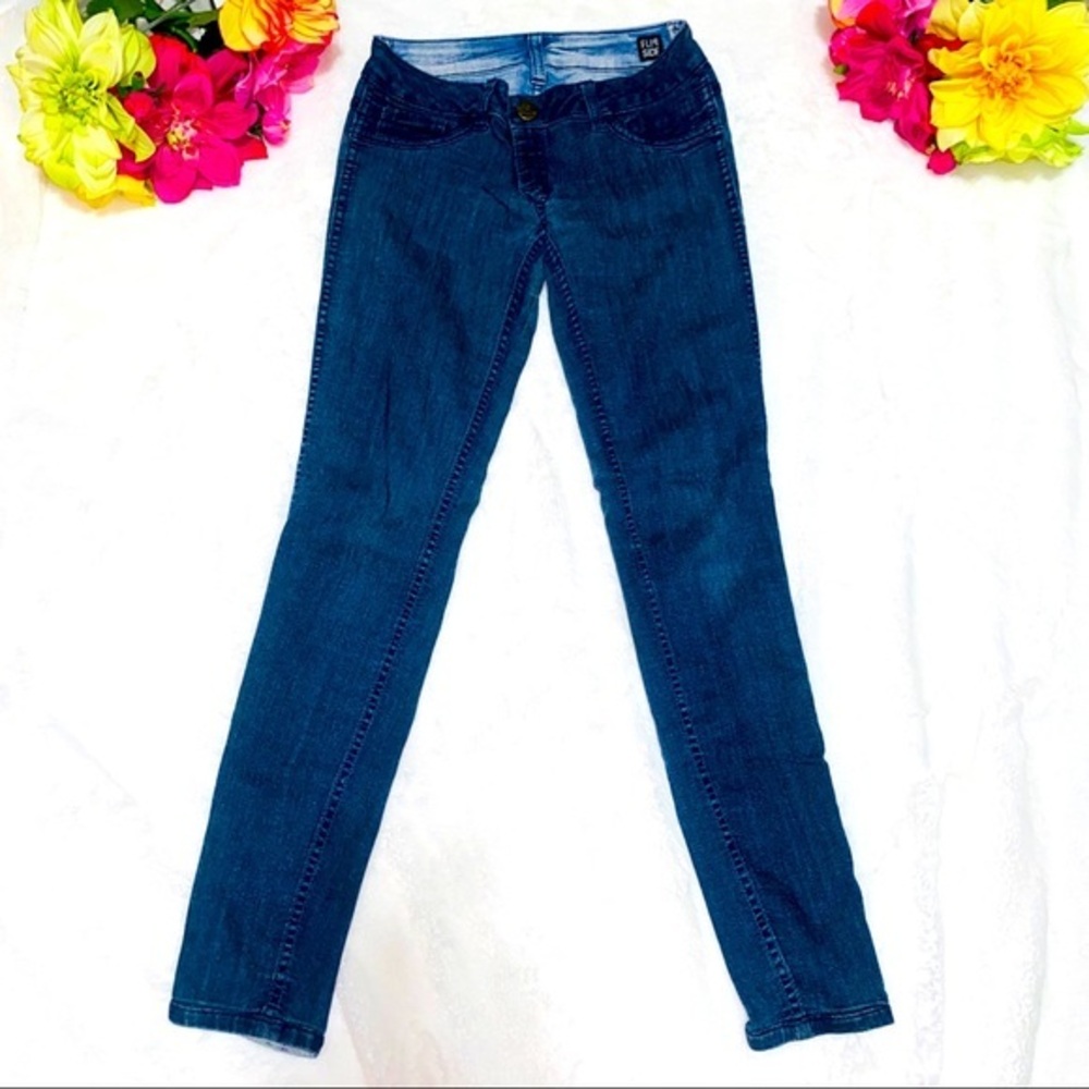 Reversible jeans